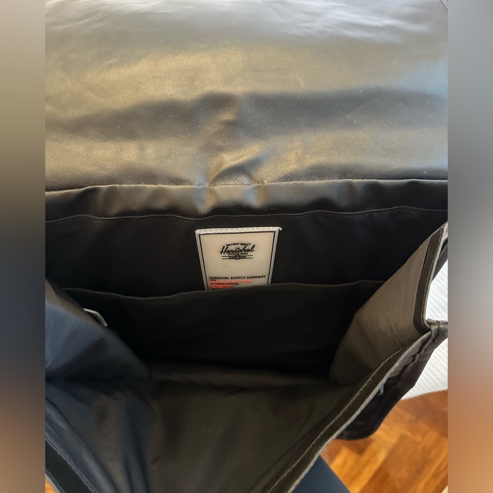 Herschel Supply Company black Backpack - Picture 4 of 4